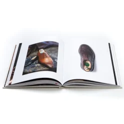 Book - Master Shoemakers By Gary Tok