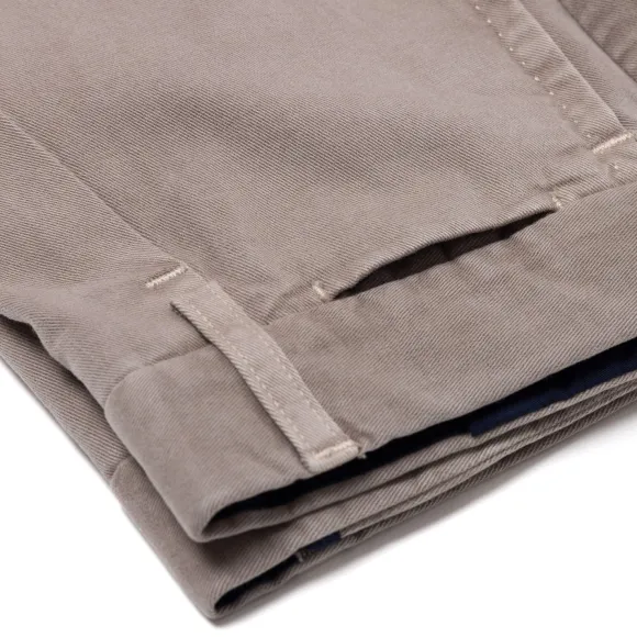 Exclusive For Michael Jondral: Greige Pants "Soft-Chino" In A Cotton M