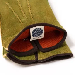 Gloves 
