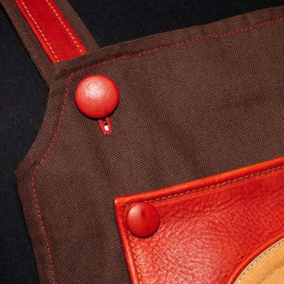 Leather Apron For Elegant Shoe Polishing