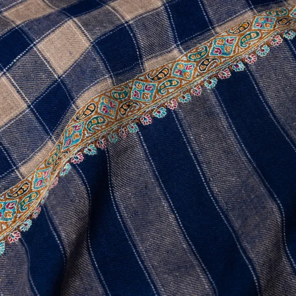 Scarf "Ayodhya" Made Of Finest Hand Embroidered Pashmina Cashmere - Pu